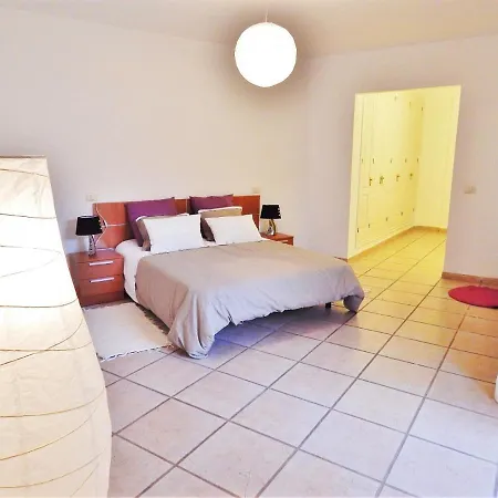 Lovely El Duque Apartman *